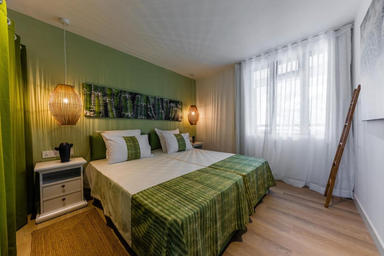 Les Cerisiers Beach Residence, Cosy And Modern 3 Bedroom Apartment Located 50 Metres From The Beach And From All Amenities And Restaurants On The Coastal Road Flic-en-Flacq Buitenkant foto