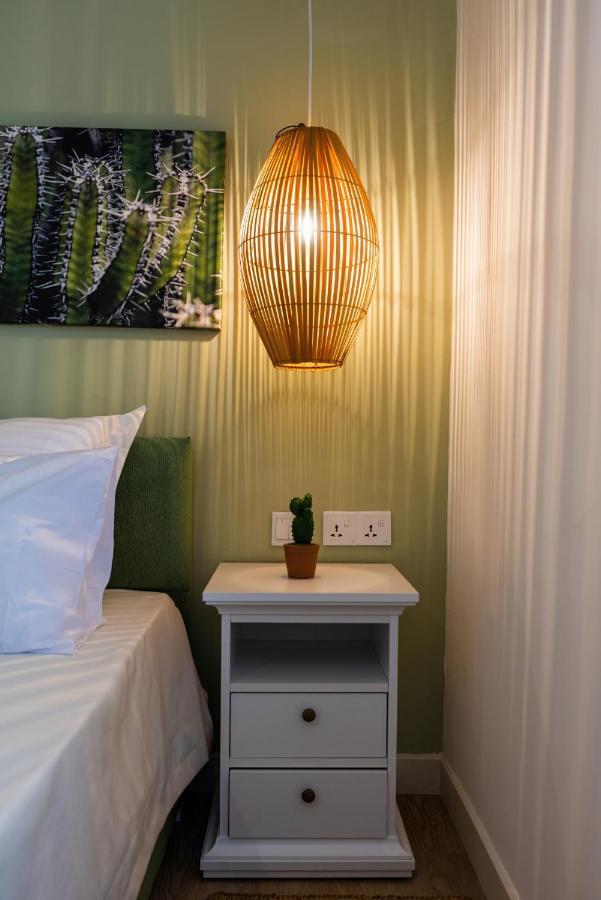 Les Cerisiers Beach Residence, Cosy And Modern 3 Bedroom Apartment Located 50 Metres From The Beach And From All Amenities And Restaurants On The Coastal Road Flic-en-Flacq Buitenkant foto