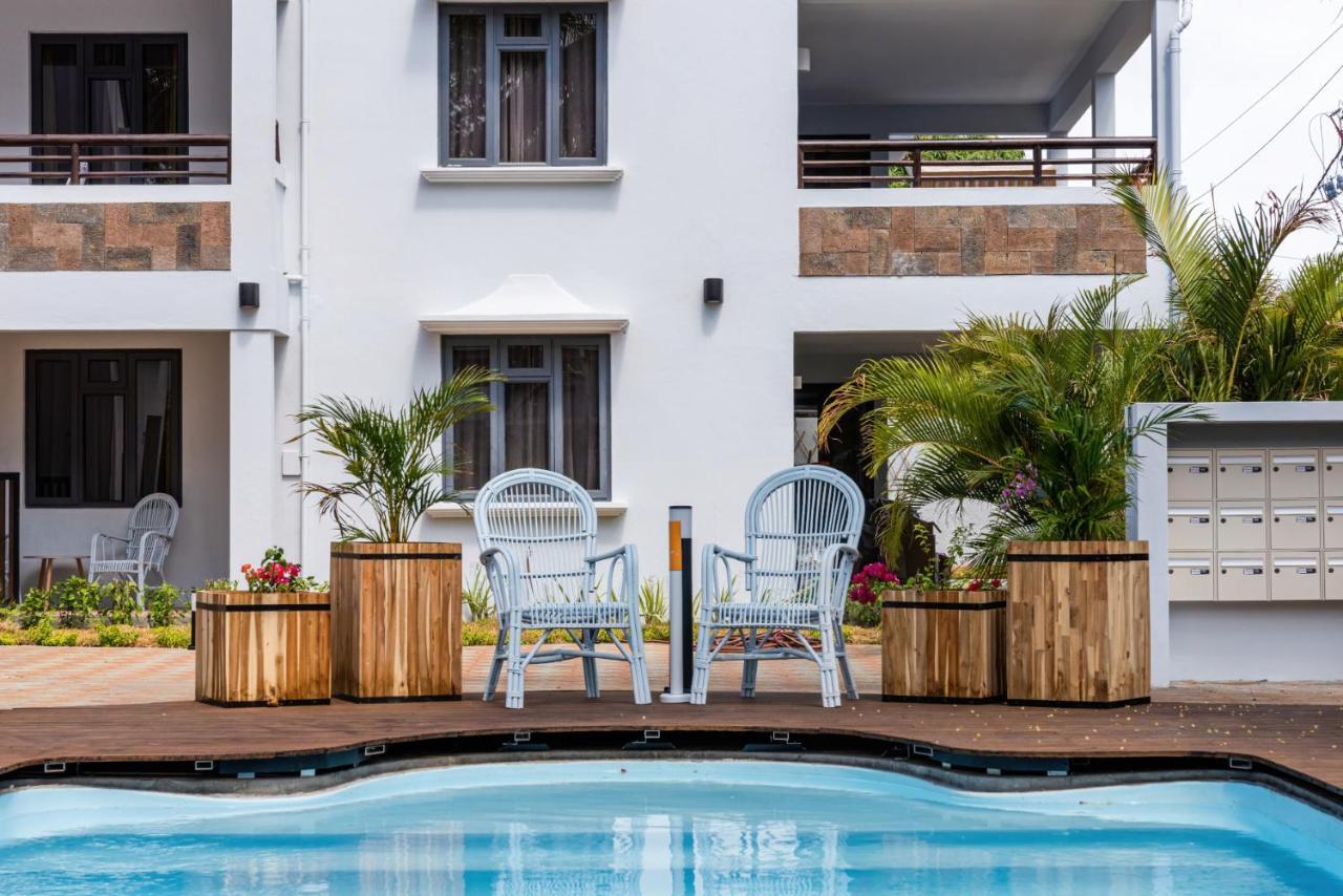 Les Cerisiers Beach Residence, Cosy And Modern 3 Bedroom Apartment Located 50 Metres From The Beach And From All Amenities And Restaurants On The Coastal Road Flic-en-Flacq Buitenkant foto