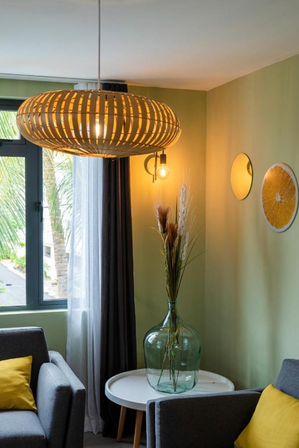 Les Cerisiers Beach Residence, Cosy And Modern 3 Bedroom Apartment Located 50 Metres From The Beach And From All Amenities And Restaurants On The Coastal Road Flic-en-Flacq Buitenkant foto